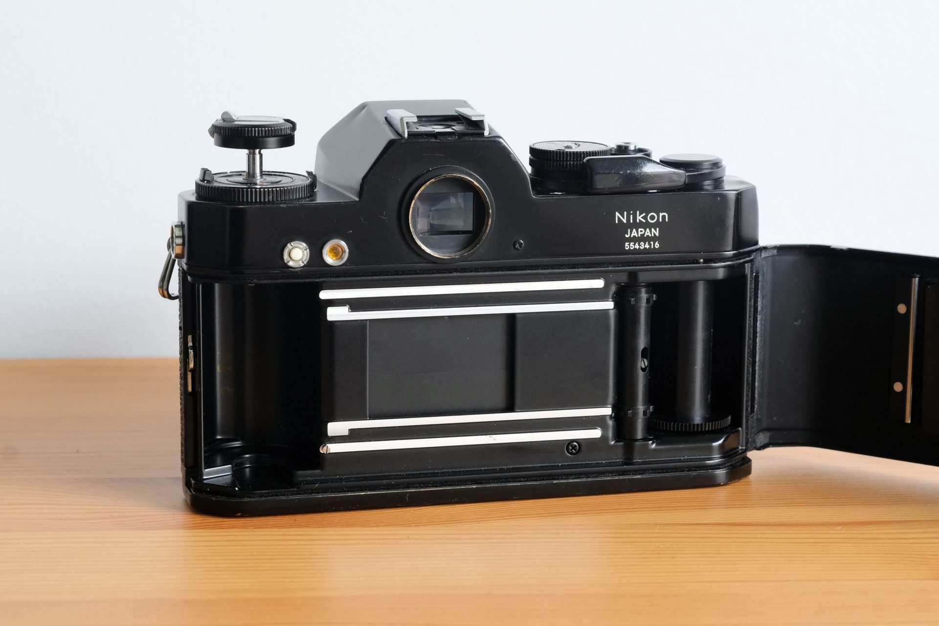 Nikon Nikomat EL Film Camera & 55mm Macro Lens - Image 3