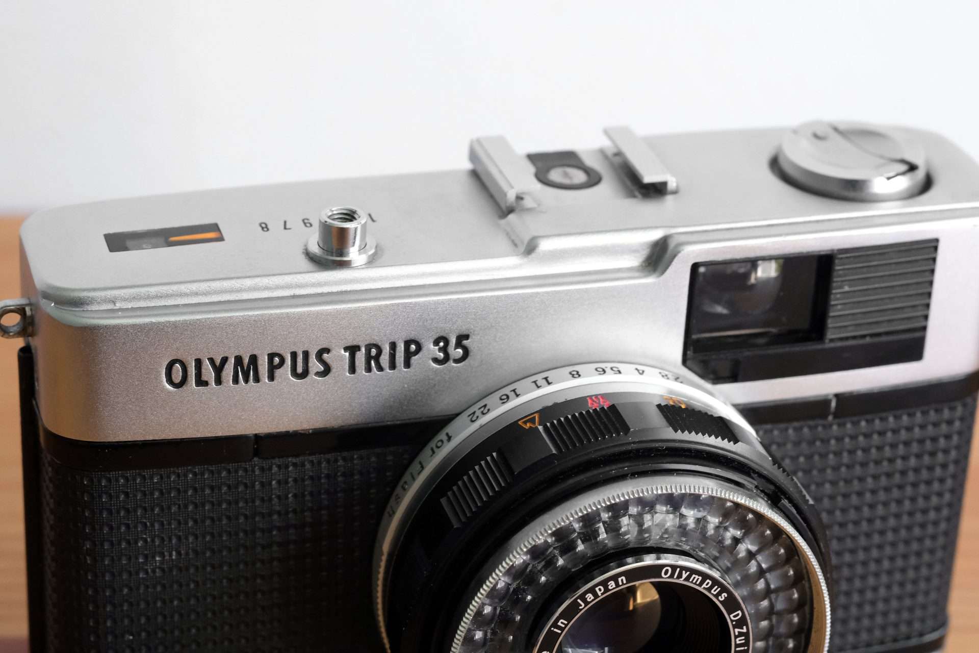 Olympus Trip 35 Film Camera & Rollei Flash - Image 6